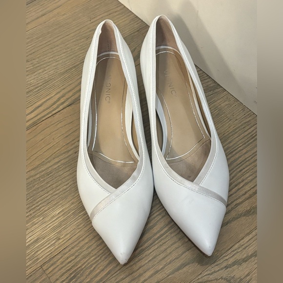 Vionic Sylvie Pointed Toe Pump Nappa White Leather women’s size 9 - Picture 7 of 7